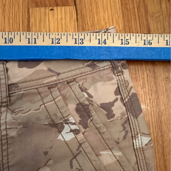 Anthropologie The Wander shorts Size 26P (z) - Picture 9 of 14